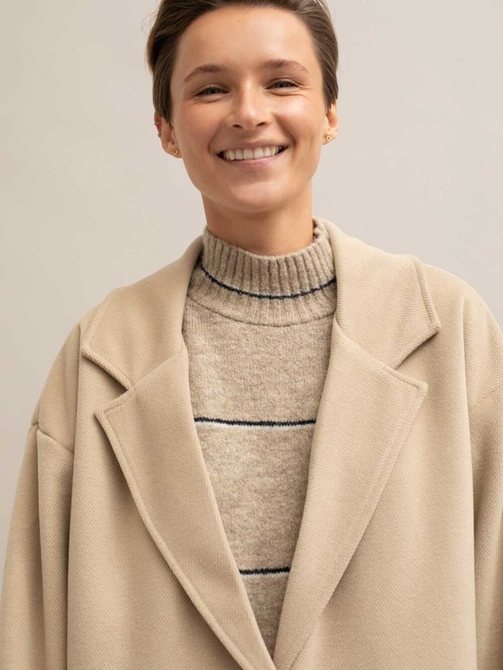 NWT Mus & Bombon "Nervion" beige coat. Oversized fit